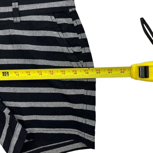 Old Navy Striped Cotton Shorts Black Gray Flat Front Zip Up Belt Loops Size 4 - Picture 9 of 15
